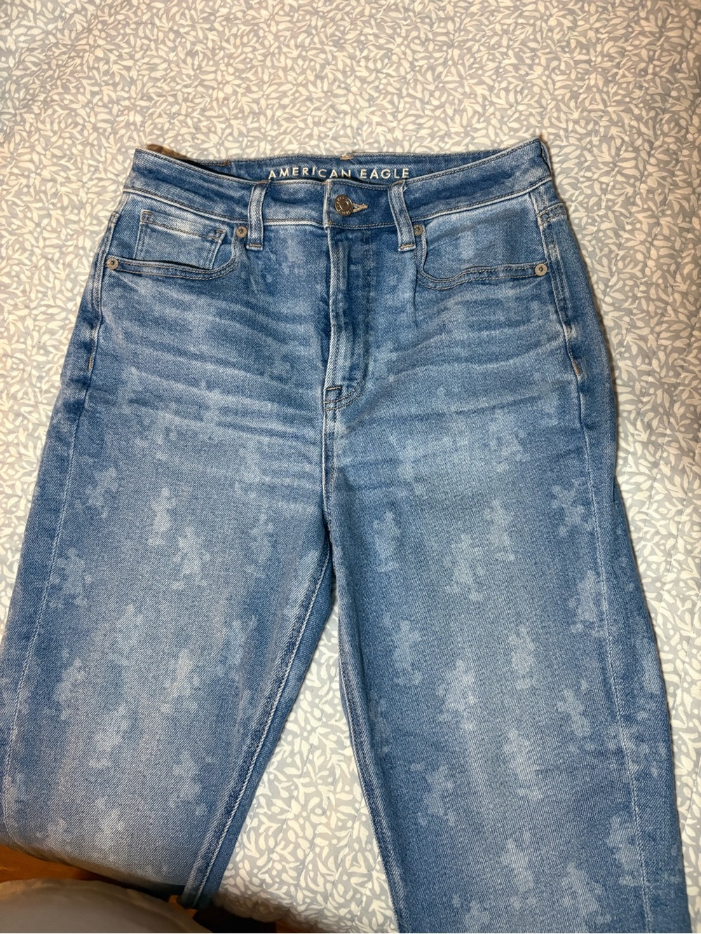 American Eagle Mickey Mouse Jeans Size 2 Short